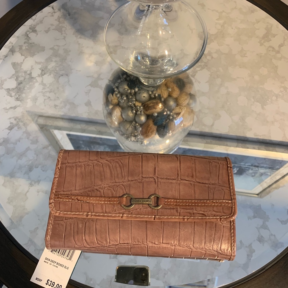 New leather wallet